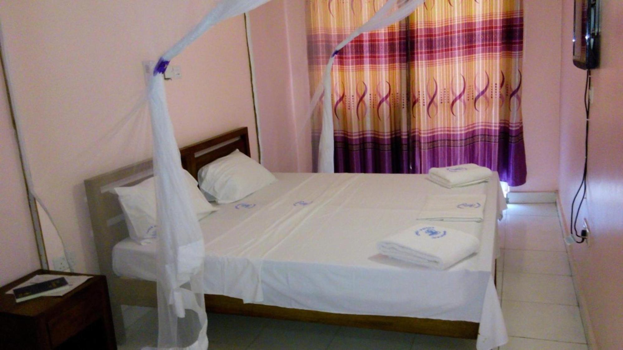Checkpoint Inn Hotel, Mombasa Exterior photo