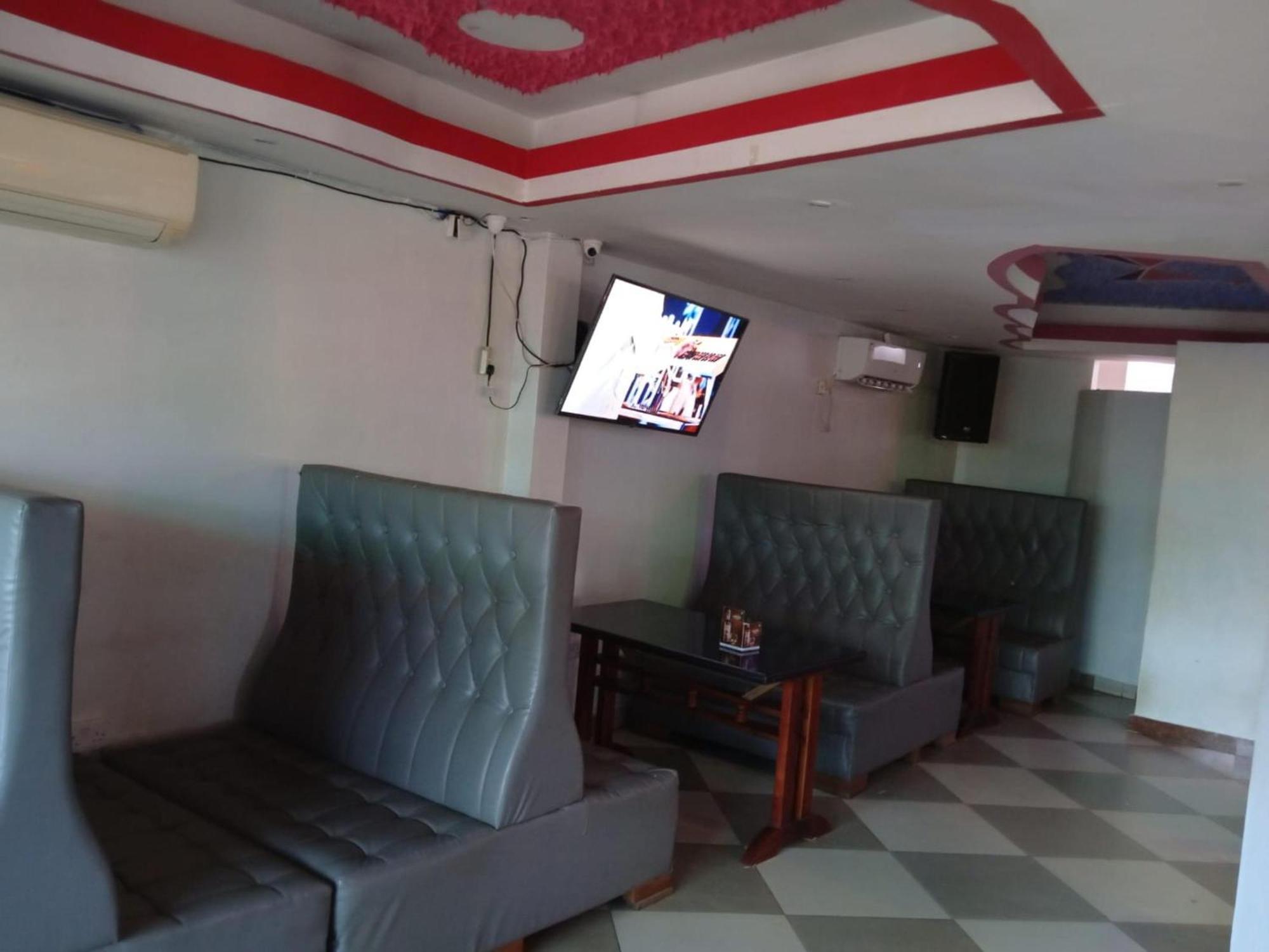 Checkpoint Inn Hotel, Mombasa Exterior photo